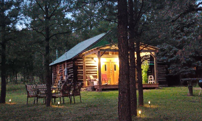 Blue Cabin | Charming 3-bedroom cabin with WiFi, AC in serene Luna on 150 acres of private