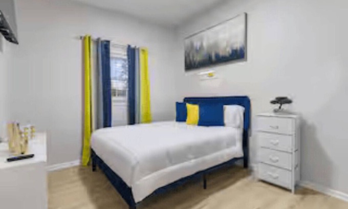 Goldsboro House | Charming 3-bedroom estate with AC, WiFi in superb Goldsboro
