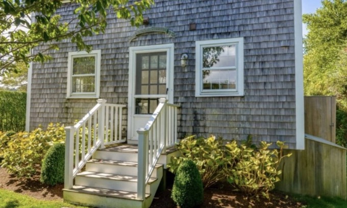 Brant Point House | Charming 3 bedroom house in Brant Point , Nantucket a walk to town with WiFi, AC