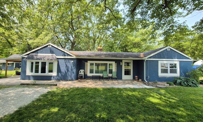 Oak Harbor House | Charming 3-bedroom house step from the beach in serene Oak Harbor