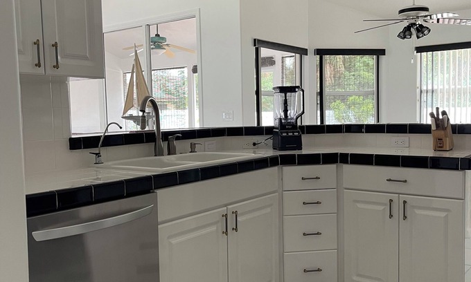 Sebastian House | Charming 3-bedroom house with WiFi, AC in wonderful Sebastian