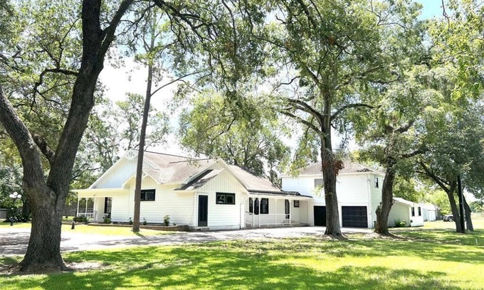 Danevang House | Charming 3-bedroom house in serene El Campo with AC