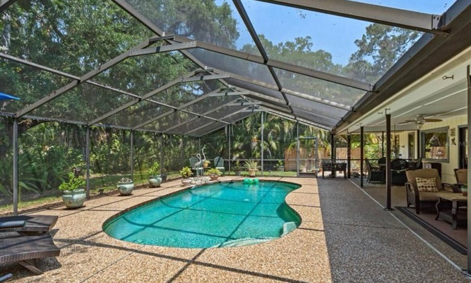 Fruitville House | Charming 3-bedroom house in delightful Sarasota with WiFi, AC