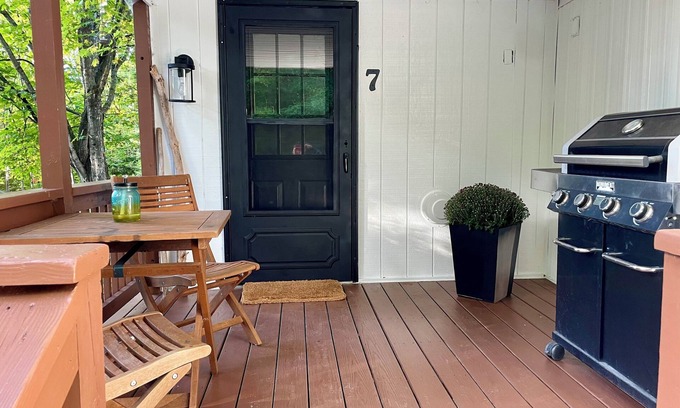 Alton House | Charming 3-bedroom house with WiFi and AC in adorable Alton