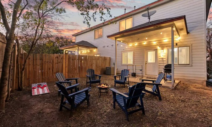 Austin House | Charming 3-bedroom house with AC and WiFi in awesome Austin!