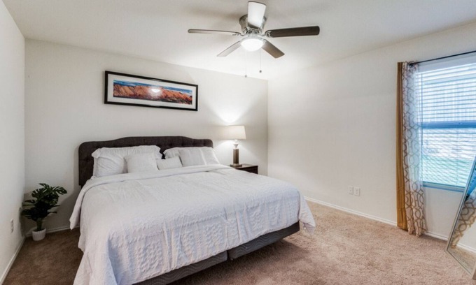 Dallas House | Charming 3-bedroom house with AC and WiFi in lovely Dallas