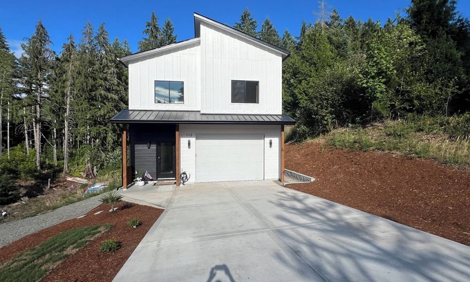 Kelso - Longview House | Charming 3-bedroom house in Kelso with WiFi and AC