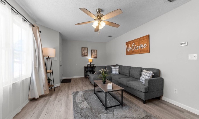 Greenville House | Charming 3-bedroom Townhome near Convention District and ECU