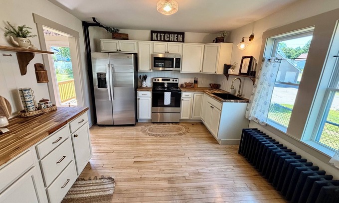 Millinocket House | Charming 3 BR Millinocket Home