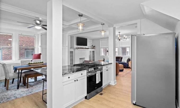 Aspinwall House | Charming 3Bedroom Near Downtown, Parking, Walkable