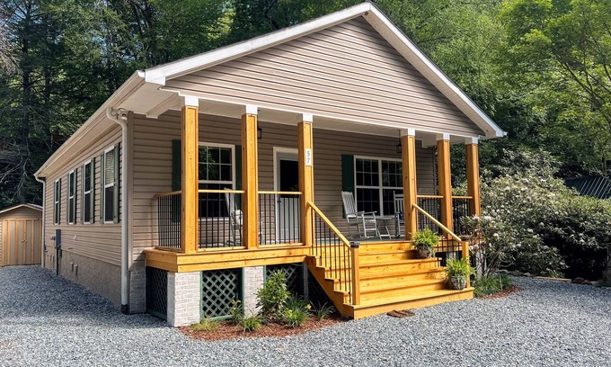 Newland Cottage | Charming 3BR Cottage w/Full Kitchen, Community amenities, Patio, and Gas Grill