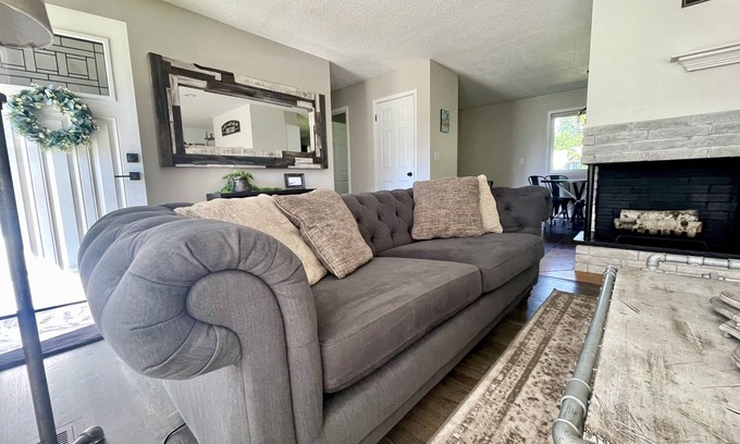 Tigard House | Charming 3BR Home - Minutes from Downtown Tigard!