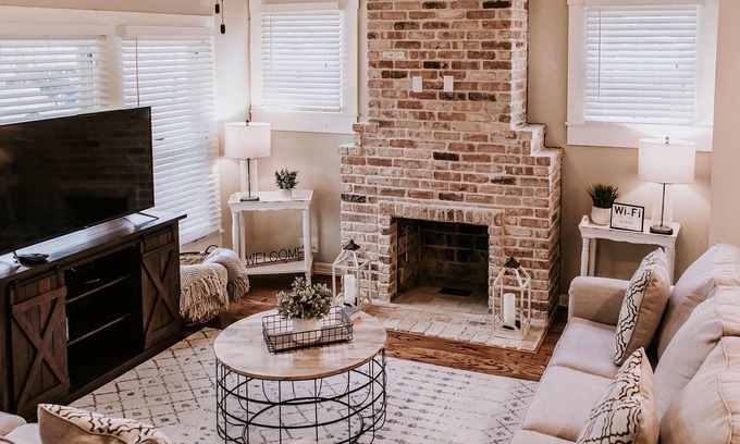 Southtown House | Charming 3BR Southtown/Downtown S.A. Home plus a separate 2BR casita!