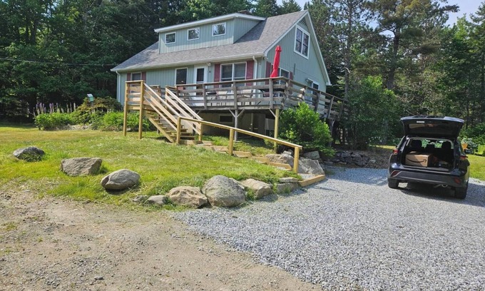 Tenants Harbor House | Charming 4 Bedroom Cottage with Shore Front Access & Internet