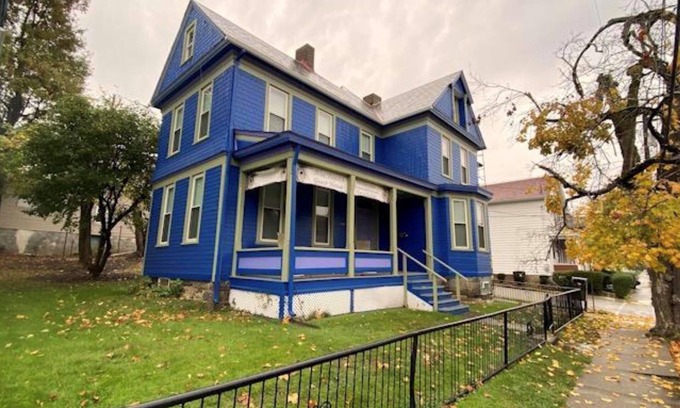 Monongahela House | Charming 4-bedroom family friendly house in Monongahela. Make yourself at home!