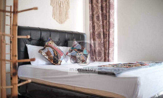 Central Yogyakarta House | Charming 4-bedroom house with WiFi and AC in lovely Jogja