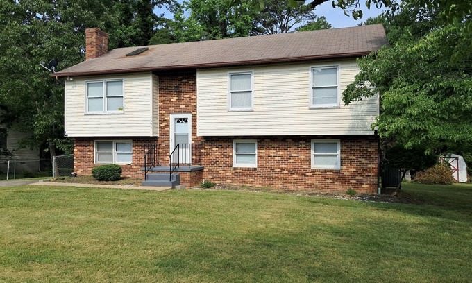 Chesapeake Ranch Estates-Drum Point House | Charming 4-bedroom house with WiFi, AC in peaceful Lusby.