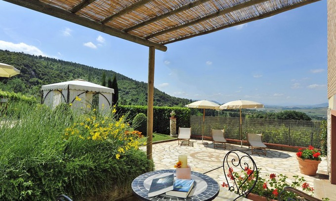 Iano Villa | Charming 4 bedroom Villa in Iano (Q0803)