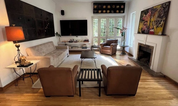 Jardim Europa House | Charming 4-Suite House in Jardim Europa