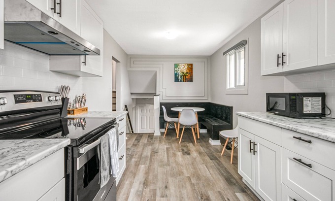 Sudbury House | Charming 5br New Sudbury home w/AC, Cable + Wifi