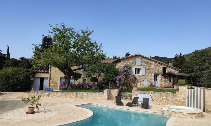 Savasse House | Charming air-conditioned cottage 2/4 pers. Swimming pool and Jacuzzi