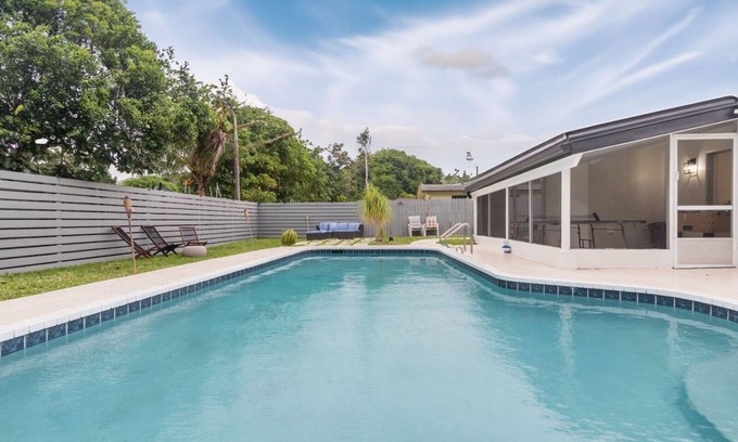 Miramar House | Charming and Amaizing Home with Pool in Miramar