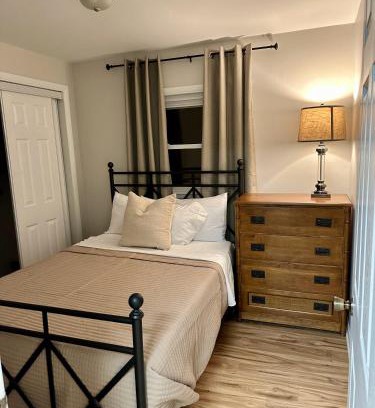 Forest Park Apartment | Charming and Convenient 2br 1ba apt - fully furnished and equipped - fast Internet