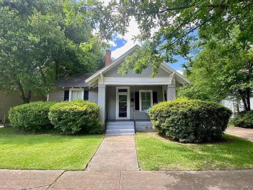 Columbus House | Charming and cozy home by a Historic District