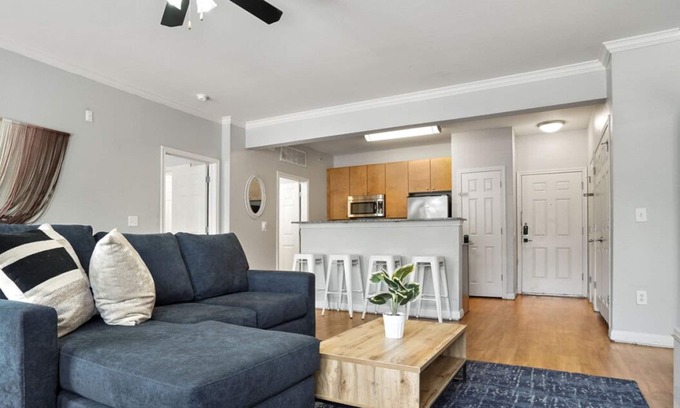 West Campus Apartment | Charming and Spacious Apt in Austin with a Pool!