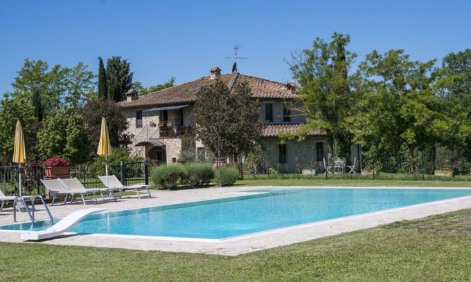 Poggiarello Apartment | CHARMING APARTMENT WITH SWIMMING POOL 35 KM FLORENCE, 20 KM SIENA, 12 KM CHIANTI