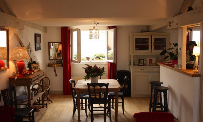 Vannes Apartment | charming apartment building 19th in historic city center.