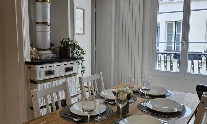 Quartier de Rochechouart Apartment | Charming apartment for 4/5 people