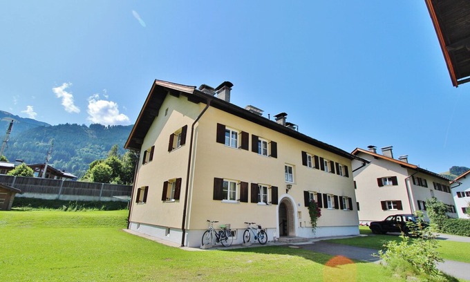 Kitzbuehel Apartment | Charming Apartment in Kitzbuhel with Balcony