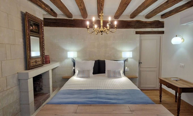 Fontevraud-l'Abbaye Bed & Breakfast | Charming bed and breakfast in a 19th-century house,