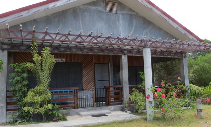 Santander House | Charming Beach-Front 2-bedroom House in marvelous Santander with AC and Wifi.