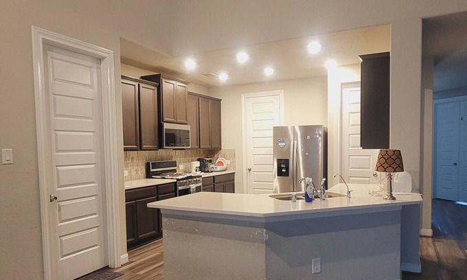 Cypress Bed & Breakfast | Charming bed Peaceful and spacious in enjoyable Cypress with AC, WiFi