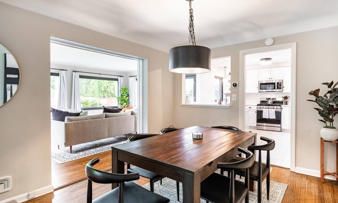 Bloomfield House | Charming Birmingham 5BR/3.5BA w/Cozy Backyard!