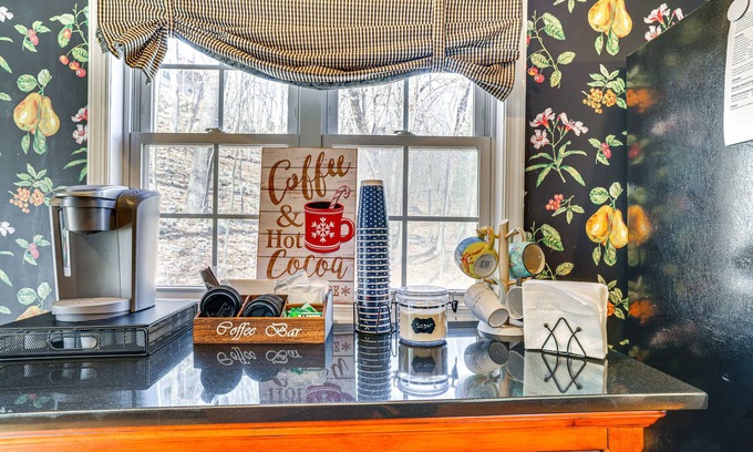 Bushkill House | Charming Bushkill Retreat w/Private Deck & Grill!