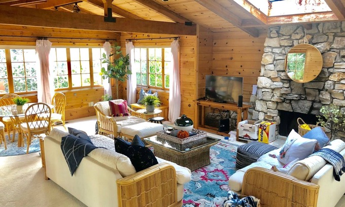 Northwest Carmel House | Charming Carmel home - Walk to beach and town!