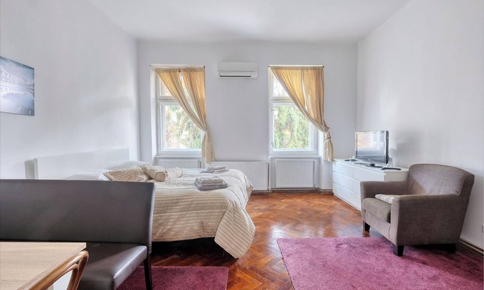 Ljubljana City Centre Apartment | Charming central 2-bedroom apartment in beautiful Ljubljana with WiFi, AC.