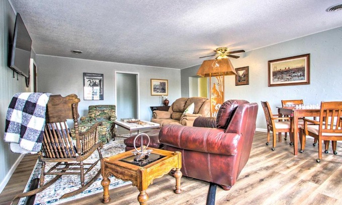 Bynum Apartment | Charming Choteau Apartment Central Location!