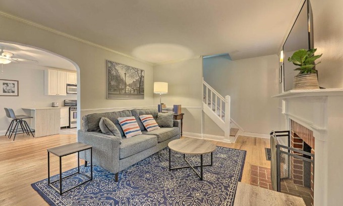Roselawn Finance House | Charming Cincinnati Home Less Than 10 Mi to Downtown!