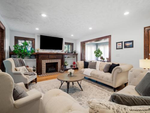 Cleveland House | Charming Cleveland Home