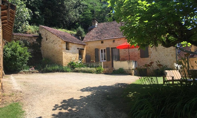 Calviac-en-Perigord Cottage | Charming countryside house with garage and bikes, near Dordogne and tourist sites