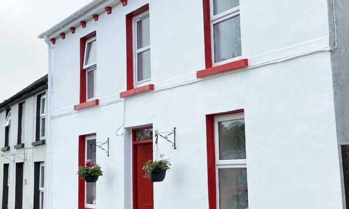 Town Lots Cottage | Charming cottage few mins walk from the waterfront and beach