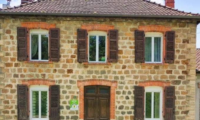 Neronde Cottage | Charming cottage for 6 people in Néronde