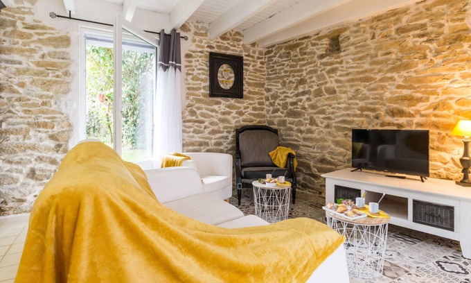 Saint-Lyphard Cottage | Charming Cottage in the Heart of Brière with Private Garden, Near Guérande and La Baule