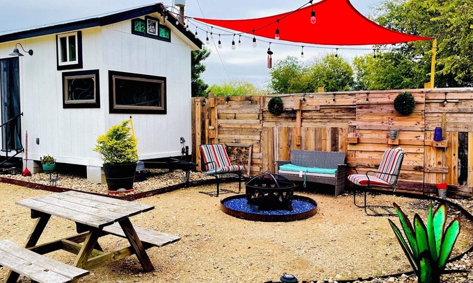 Kyle Cottage | Charming cottage in delightful Kyle with AC, WiFi