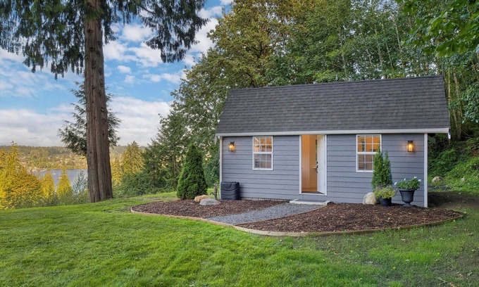 Poulsbo Cottage | Charming Cottage in Serene Poulsbo with WiFi access