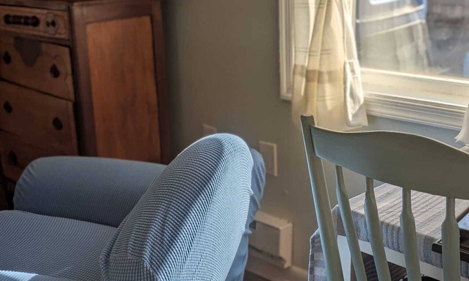 Long Branch Cottage | Charming Cottage in Long Branch Near Beach